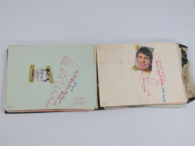 Lot 632 - Football Autographs, poor condition but good...