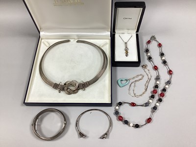 Lot 172 - A Stylised Knot Design Wirework Collarette, a...