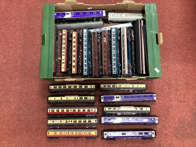 Lot 341 - Forty Plus 'OO'/4mm Unboxed MKI Passenger...