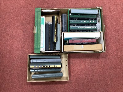 Lot 434 - Thirty One 'OO' Gauge/4mm Unboxed Kit Built...