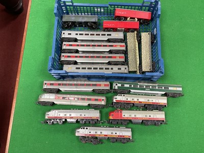Lot 532 - A quantity of Triang "Transcontinental" items...
