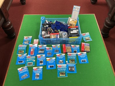Lot 450 - A quantity of model railway electrical items...