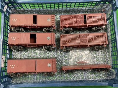 Lot 475 - Six 0n30 bogie freight cars, including three...