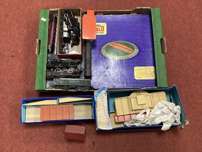 Lot 411 - A Quantity of Hornby Dublo 'OO' Guage/4mm...