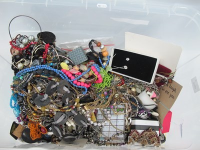Lot 1002 - A Mixed Lot of Assorted Modern Costume...