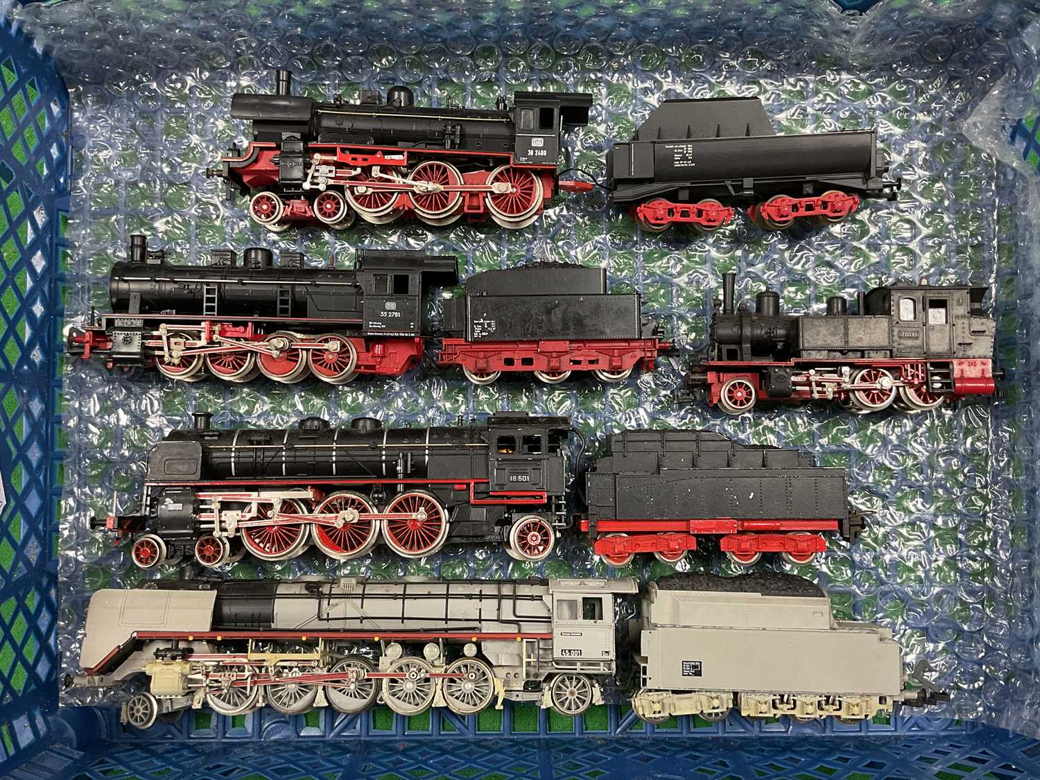 Lot 516 - Five HO scale German outline steam