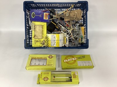 Lot 618 - A Box of 00 Gauge Signals, including single...