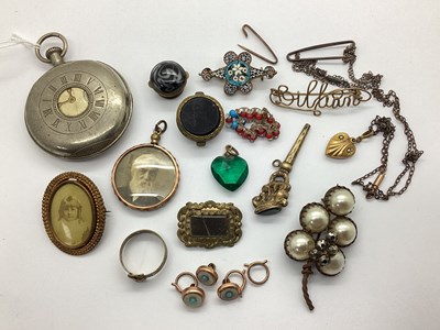 Lot 176 - A Collection of Vintage Jewellery, to include...