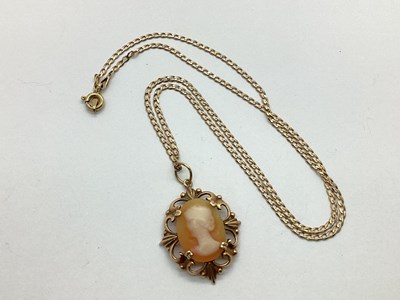 Lot 86 - A 9ct Gold Decorative Cameo Pendant, the oval...