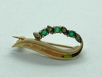 Lot 90 - A 9ct Gold Stone Set Brooch, of abstract...