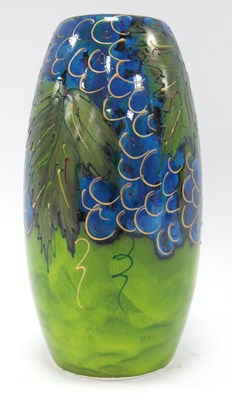 Lot 1165 - Anita Harris Vineyard Skittle Vase, 17.5cm...