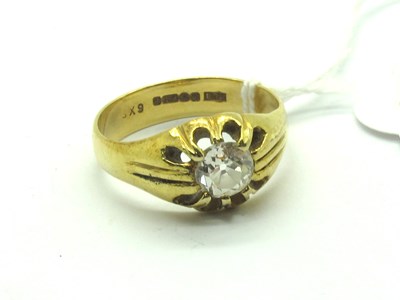 Lot 223 - A Gent's 18ct Gold Large Single Stone Diamond...
