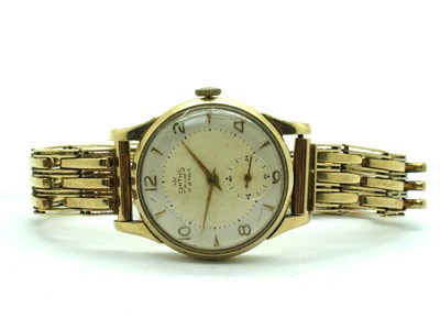 Lot 248 - Smiths De Luxe; A 1960's 9ct Gold Cased Gent's...