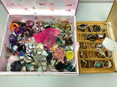 Lot 191 - A Collection of Modern Rings, to include stone...