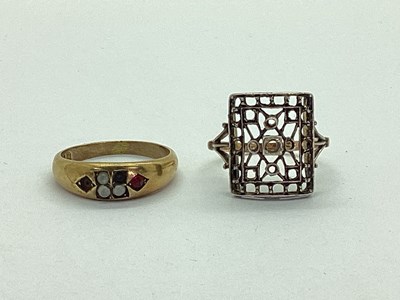 Lot 69 - A Vintage Dress Ring, the rectangular shaped...