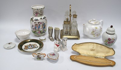 Lot 1241 - Lotus Necklace, cruet set, Sadler teapot, vase,...