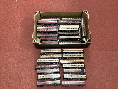 Lot 409 - Approximately forty-three 00 gauge coaches by...