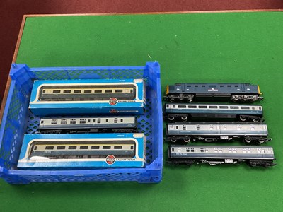 Lot 477 - An 00 gauge BR Blue sleeper train, comprising...