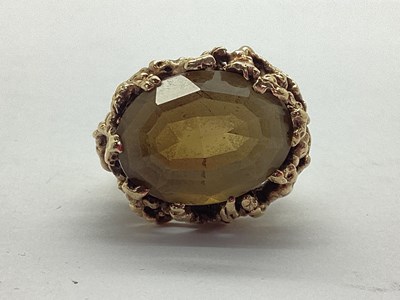 Lot 65 - A 1960's Large 9ct Gold Brutalist Style Single...