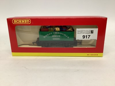 Lot 917 - A boxed Hornby "2010 Merry Christmas" wagon...