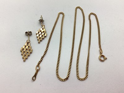 Lot 156 - A 9ct Gold Curb Chain, approximately 42cm,...