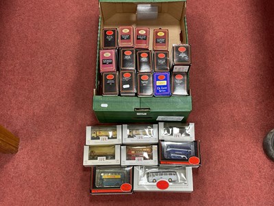 Lot 567 - Twenty Two 1:76 Scale Diecast Model Buses and...