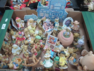 Lot 1106 - Cherished Teddies a large collection of loose...