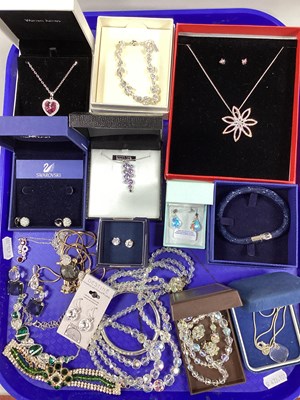 Lot 285 - A Collection of Modern Costume Jewellery,...