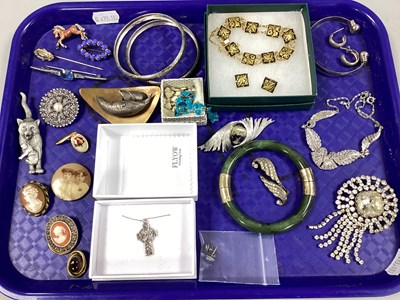 Lot 219 - A Collection of Vintage and Later Costume...