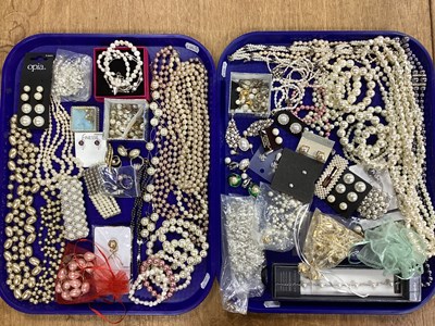 Lot 231 - A Collection of Imitation Pearl Bead Costume...