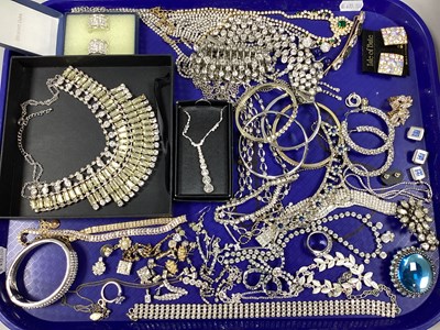 Lot 259 - A Collection of Modern Costume Jewellery,...