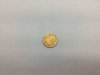 Lot 157 - 1915 George V Gold Sovereign.