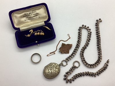 Lot 198 - An Edwardian Lily of The Valley Seed Pearl...