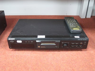 Lot 582 - Sony MDS-JE330 Minidisc Deck, with remote, 1999.