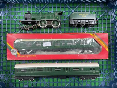 Lot 486 - A Triang OO Gauge L1 4-4-0 Locomotive and...
