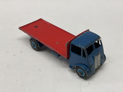 Lot 878 - Original Dinky Guy Lorry No 512, 1st type cab,...