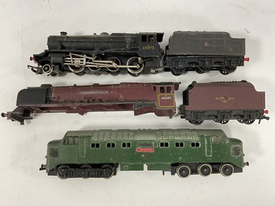 Lot 628 - A Dublo 8F Locomotive, a Dublo Crepollo...