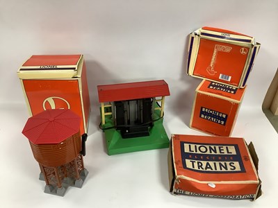 Lot 368 - A number of Lionel American O gauge...