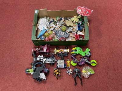 Lot 433 - A quantity of plastic figures, plastic model...