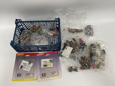 Lot 639 - A large quantity of 00/HO scale figures and...