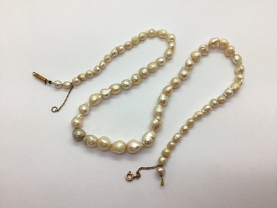 Lot 187 - An Antique Baroque Style Pearl Necklace, to...
