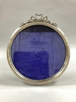 Lot 1 - An Edwardian Hallmarked Silver Photograph...