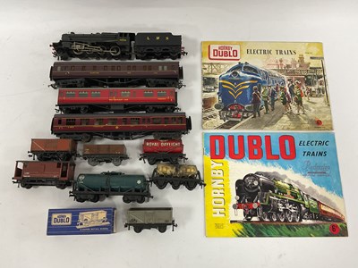 Lot 609 - A Hornby Dublo 2-Rail 8F locomotive R/No.48109....