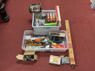 Lot 448 - Contents of a OO gauge Railway Modellers...