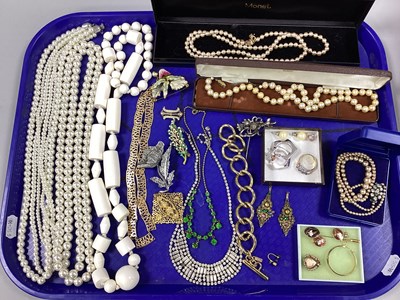 Lot 288 - A Collection of Costume Jewellery, to include...