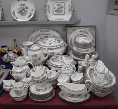 Lot 1154 - A Wedgwood 'Kutani Crane' Pattern Dinner...