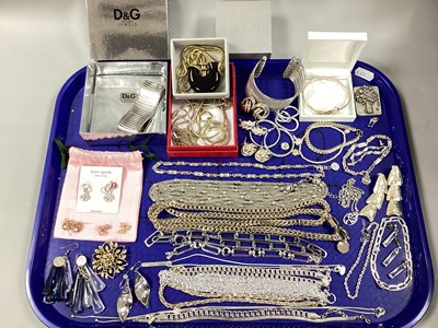 Lot 272 - A Collection of Modern Costume Jewellery,...