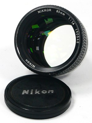 Lot 1401 - Nikon Nikkor 85mm f/1.4 Ai-S Lens, No.190548...