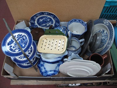 Lot 1114 - Blue and White Ceramics, including willow...