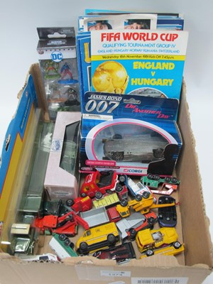 Lot 1374 - Jada 'DC' Super Heroes 5 Figure Set in Box -...